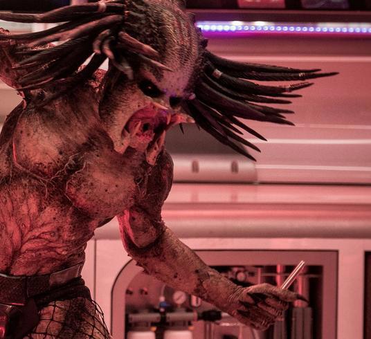 Кадр из фильма "Хищник" 2018